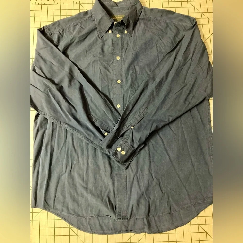 Banana Republic Men’s XL Blue Button‎ Down Shirt